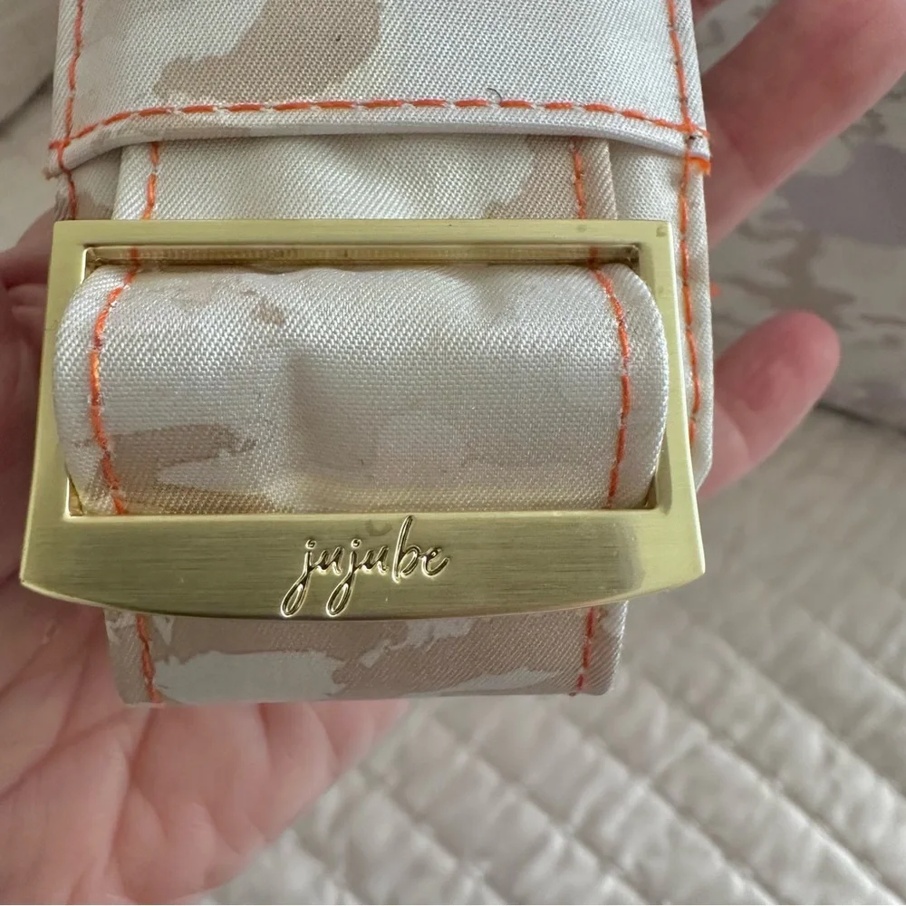 NWT Retired Jujube BFF Camo Convertible Travel Backpack/Messenger Diaper Bag